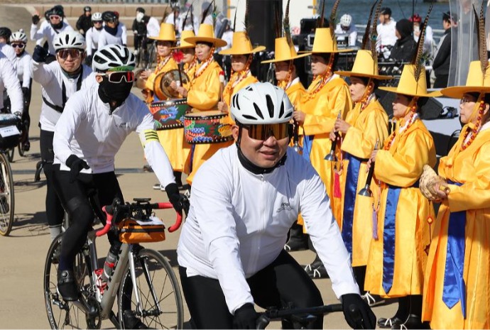 Chuyến đi xe đạp của đoàn sứ giả Joseon Tongsinsa