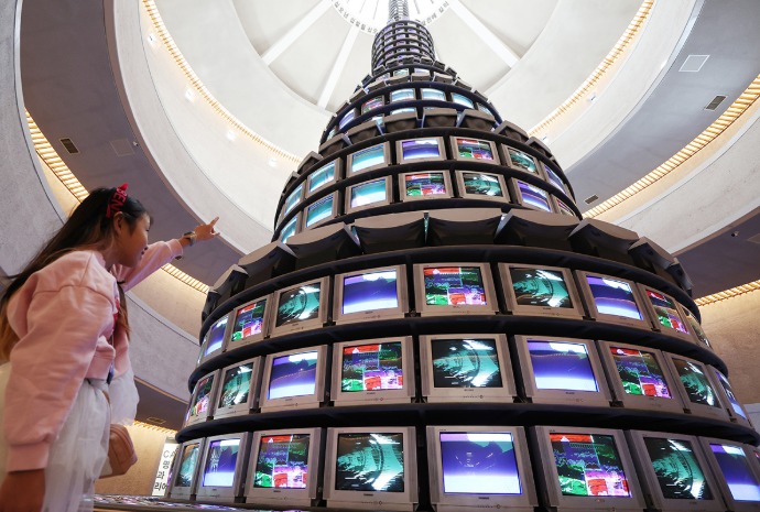 Tưởng nhớ “cha đẻ” của nghệ thuật video