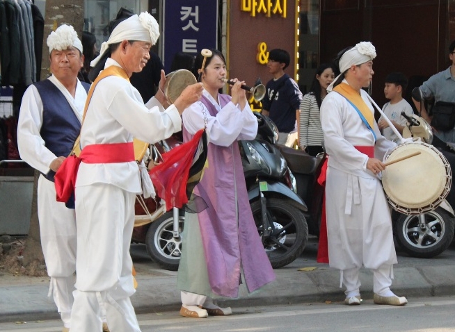 Sôi động cùng “Lễ hội Con đường Hữu nghị Hàn Quốc - Việt Nam 2025”