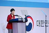 Tổng thống Park Geun Hye,‘ Tập trung mở cửa thông tin, tạo công ăn việc làm’