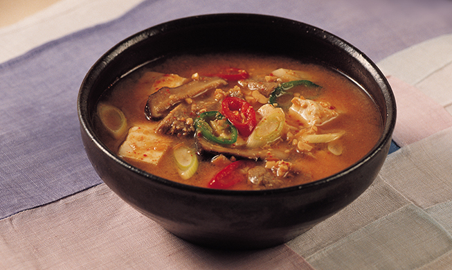 Công thức nấu ăn Hàn Quốc: Canh tương Doenjang-jjigae (된장찌개)