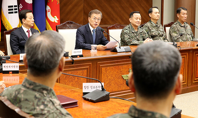 Tổng thống Moon Jae In: Sẽ tăng cường xây dựng năng lực đối phó với khiêu khích từ Triều Tiên