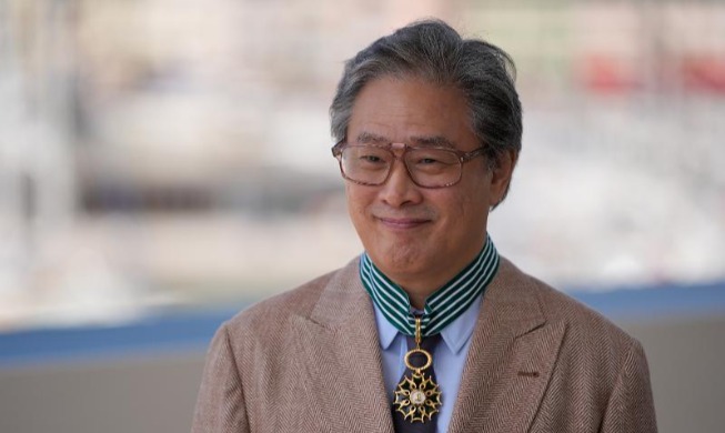Đạo diễn Park Chan-wook nhận Huân chương Văn học và Nghệ thuật của Pháp