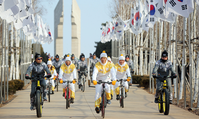 Hành trình của ngọn đuốc thiêng ‘Olympic Mùa đông PyeongChang 2018’ – Tỉnh Gangwon