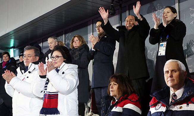 Hãng tin Reuters: ‘Hàn Quốc thành công trong việc mở lại triển vọng ngoại giao qua Olympic lần này’