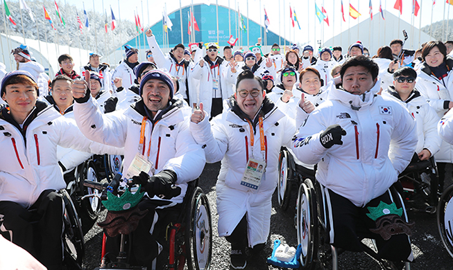 Đoàn tuyển thủ quốc gia Hàn Quốc nhập Làng vận động viên Paralympic PyeongChang