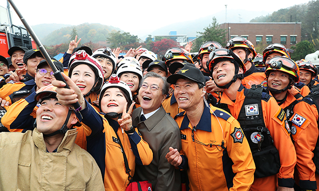 Tổng thống Moon Jae-in: “Hy vọng hòa bình được duy trì trong cuộc sống thường nhật”