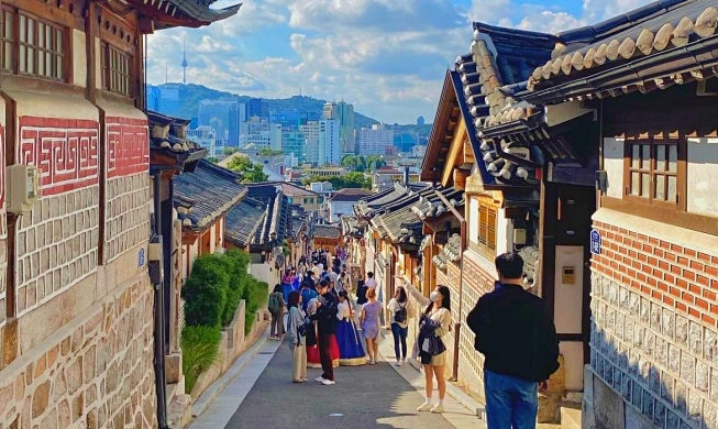 Một ngày lang thang tại làng cổ truyền thống Bukchon Hanok