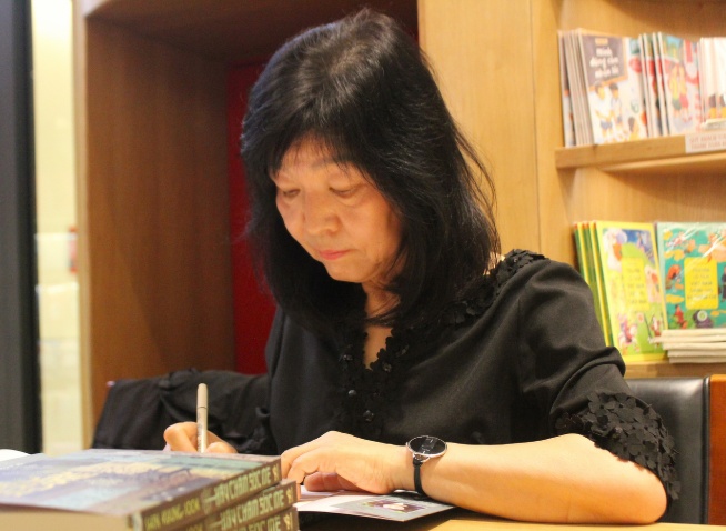 Giao lưu với nhà văn Shin Kyung Sook và lễ ra mắt sách “Phút biệt ly”