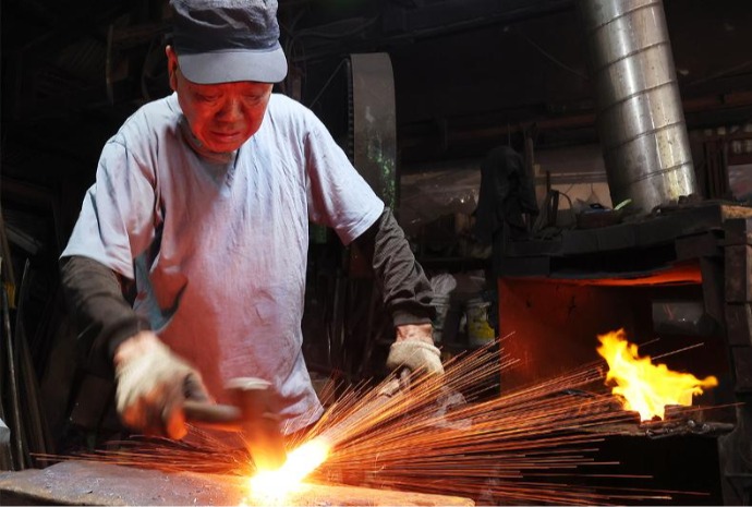 Lò rèn giữa đợt nắng nóng