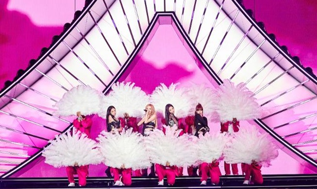 BLACKPINK mặc Hanbok quảng bá văn hóa Hàn Quốc tại Coachella 2023