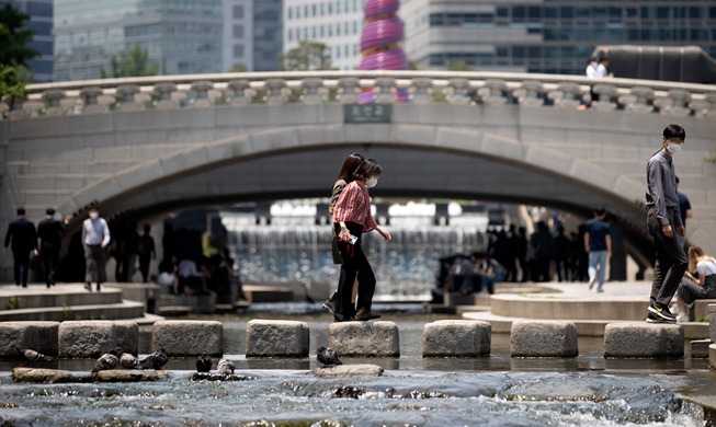 [Hàn Quốc hôm nay] Nhiệt độ lúc giữa trưa ở Seoul lên đến 31,6 độ C