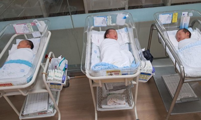 Số trẻ sinh trong tháng 4 tăng 18%, lũy kế năm 2026 gần 100.000 trẻ