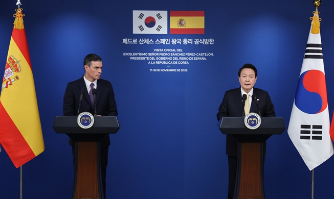 Lãnh đạo Hàn Quốc hội đàm với Thủ tướng Tây Ban Nha và Hà Lan