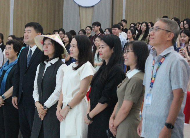 “Ngày hội Văn học Hàn Quốc 2025”: Gặp gỡ tác giả Shin Kyung Sook và Vòng chung kết Cuộc thi Dịch & Ngâm thơ Hàn Quốc