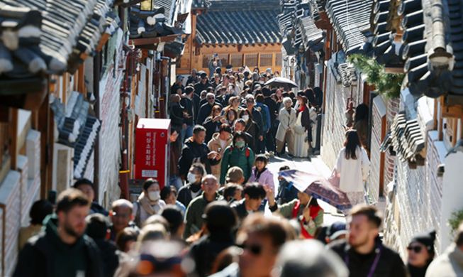 Xin mời đến với Hàn Quốc, chính phủ áp dụng miễn thị thực đoàn cho khách du lịch từ Indonesia, mở rộng visa nhiều lần cho Trung Quốc, các nước Đông Nam Á