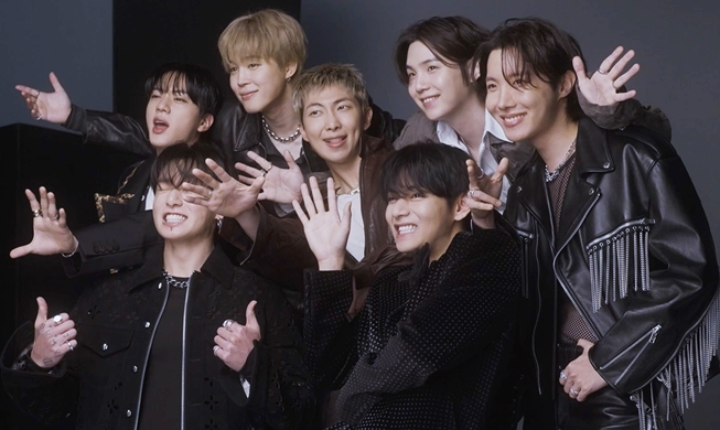 BTS tái xuất – “ARIRANG” vang vọng từ Gwanghwamun