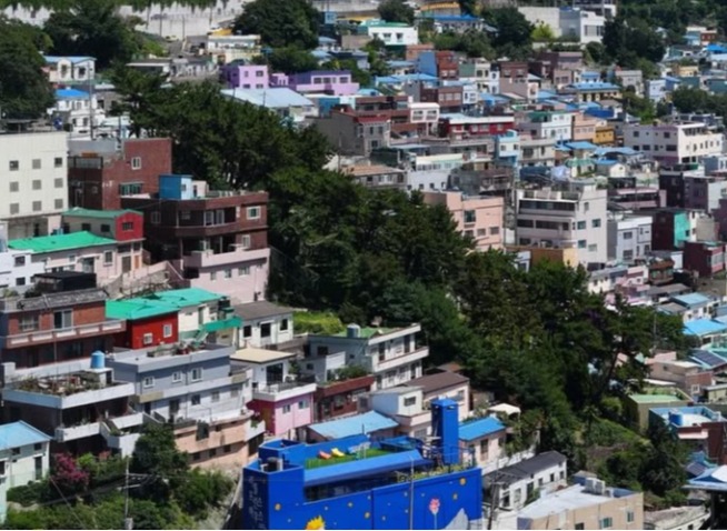 Đằng sau vẻ đẹp biển xanh: Câu chuyện Hàn Quốc được kể từ Busan
