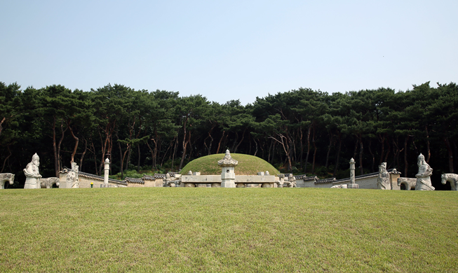 [Du lịch qua màn ảnh] 15. Quần thể lăng mộ hoàng gia Joseon Wangneung - “khu vườn thiêng liêng của các vị thần”