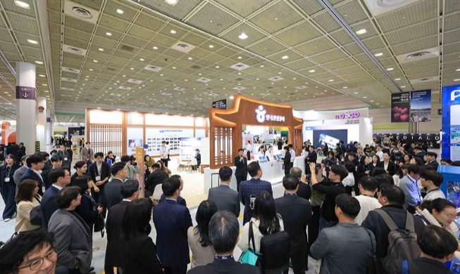 Ưu đãi thủ tục nhập cảnh cho khách nước ngoài tham gia hội nghị quốc tế