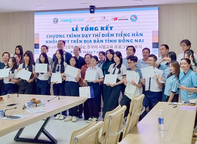 Lễ tổng kết chương trình dạy thí điểm tiếng Hàn khối THPT tại Đồng Nai: Nơi chắp cánh ước mơ và phát triển tình yêu ngôn ngữ cho thế hệ trẻ