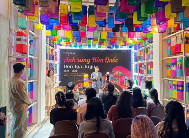 Những khoảnh khắc đáng nhớ tại chuỗi hoạt động chương trình lễ khai mạc triển lãm “Ánh sáng Hàn Quốc: Đèn lụa Jinju”