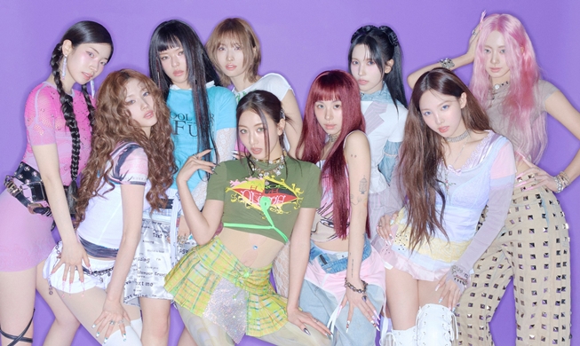Các bài hát từ KPop Demon Hunters, TWICE và ATEEZ lọt vào BXH Billboard 200