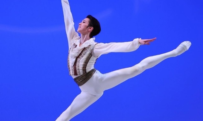 Vũ công ba lê Jeon Minchul giành chiến thắng trong cuộc thi Youth America Grand Prix