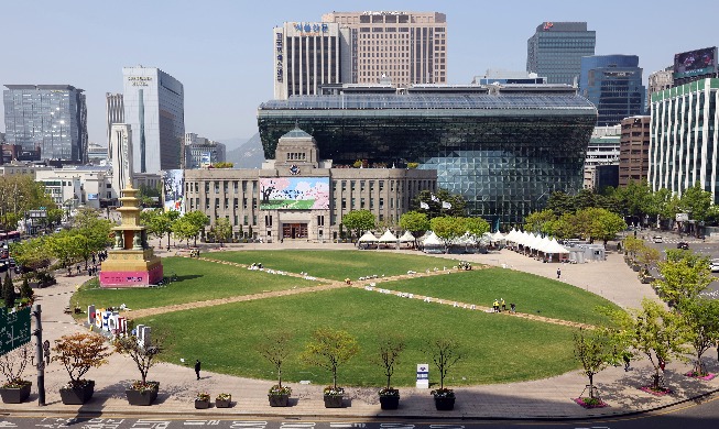 Khai trương thư viện ngoài trời tại Seoul Plaza nhân Ngày Sách Thế giới