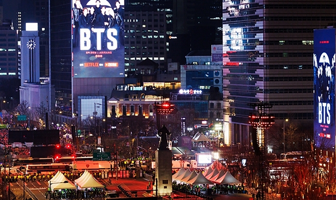 BTS Concert tại Gwanghwamun phát trên Netflix thu hút 18,4 triệu lượt xem toàn cầu