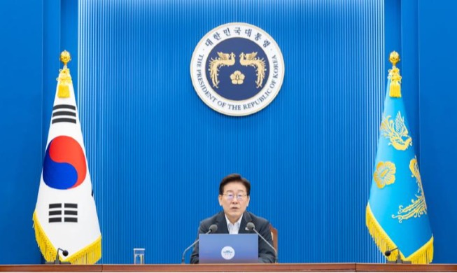 Tổng thống Lee: “Thúc đẩy chế độ tuyển quân tình nguyện có chọn lọc” - Nhà Xanh: “Triển khai từ năm sau”