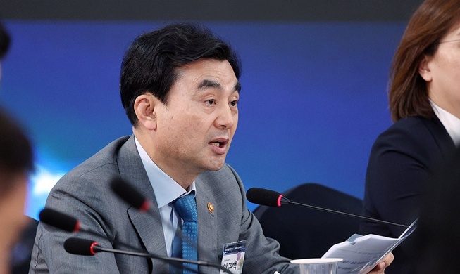 Chính phủ: “Sẽ hạ thủy tàu ngầm hạt nhân vào giữa thập niên 2030, sử dụng uranium làm giàu thấp”