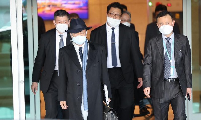 Tổng thống Yoon Suk Yeol tiếp kiến cựu Thủ tướng Nhật Bản Taro Aso