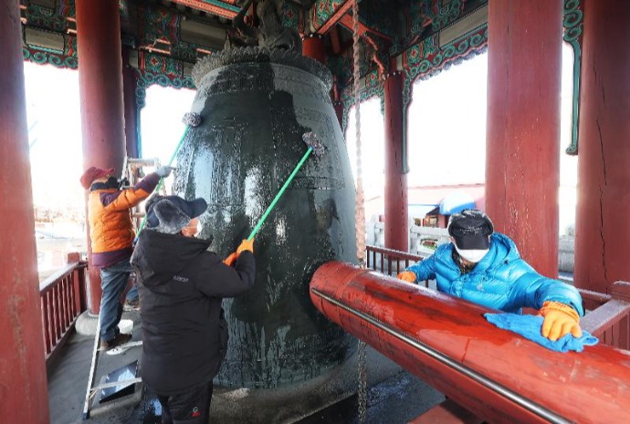 Chuẩn bị lễ rung chuông đón năm mới 2026