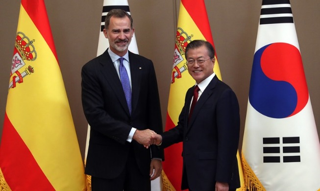 Vua Felipe VI ca ngợi phản ứng của Hàn Quốc trước sự bùng phát của dịch Covid-19