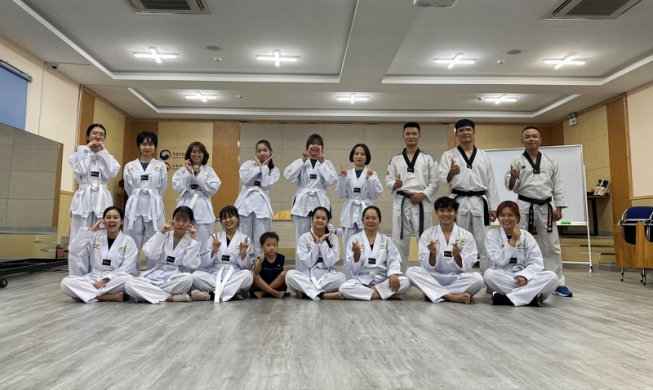 Tham gia lớp trải nghiệm văn hóa K-Taekwondo khóa 1 tại Trung tâm Ngôn ngữ tiếng Hàn tại TP.Hồ Chí Minh