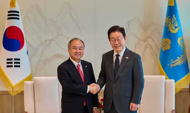 Tăng cường hợp tác với Arm Holdings, đào tạo 1.400 nhân tài thiết kế chất bán dẫn