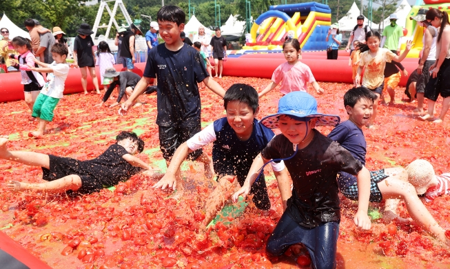 Lễ hội cà chua vui nhộn