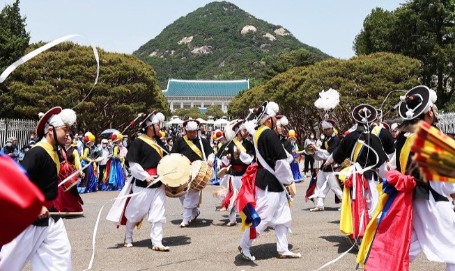 Tour du lịch Nhà Xanh sẽ kéo dài đến ngày 11/6 với sự quan tâm đặc biệt của người dân