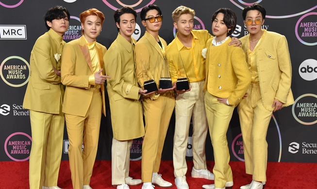 AMAs 2021: BTS là nghệ sĩ châu Á đầu tiên thắng giải “Nghệ sĩ của năm”