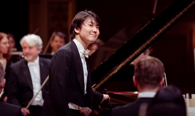 Nghệ sĩ piano Cho Seong-jin giành danh hiệu “Artist Portrait” của Dàn nhạc giao hưởng London