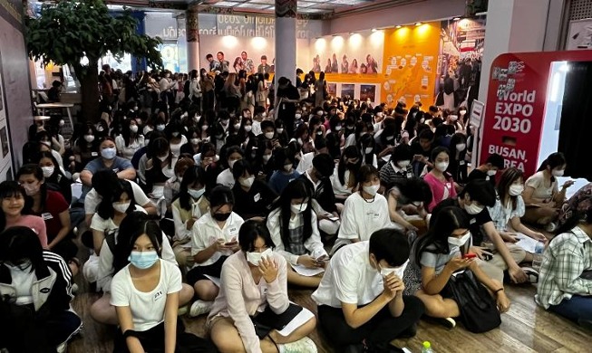 Hơn 2.500 thí sinh đến tham dự “vòng sơ tuyển idol K-pop” do KCC tại Thái Lan tổ chức