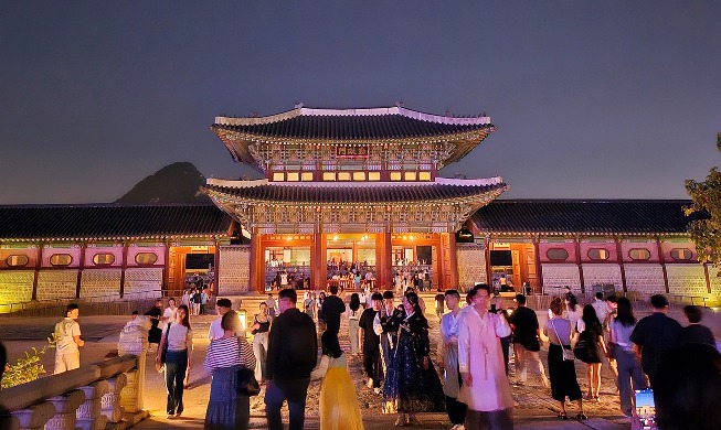 Cùng chiêm ngưỡng cảnh đêm tuyệt đẹp của cung điện Gyeongbokgung