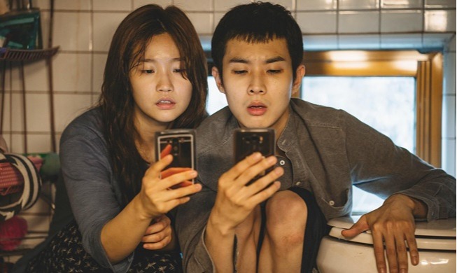 “Ký sinh trùng” của đạo diễn Bong Joon-ho được vinh danh là phim hay nhất thế kỷ 21