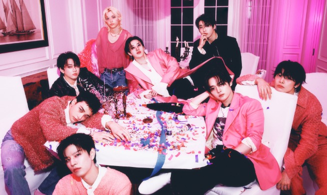Stray Kids chinh phục BXH Billboard 200 lần thứ 8 liên tiếp