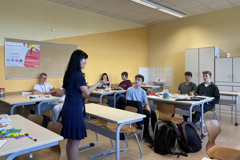 Một lớp học tiếng Hàn được tổ chức tại Gymnasium Carolinum ở thành phố Osnabrück (Đức), nơi giảng dạy tiếng Hàn như một môn học chính thức. (Ảnh: Yonhap News) 