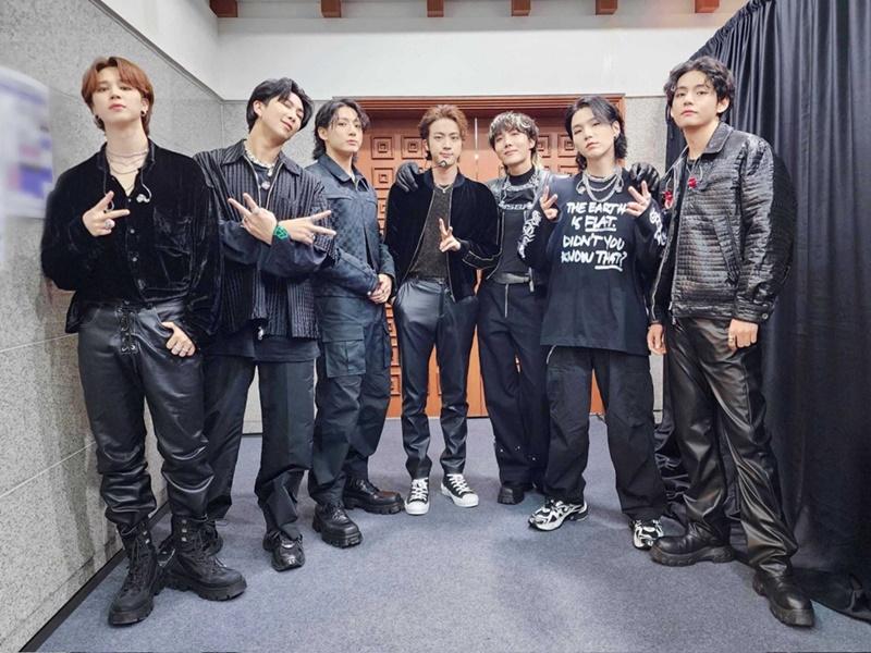 Nhóm nhạc K-pop BTS đã trở thành nghệ sĩ có nhiều bài hát đứng đầu bảng xếp hạng Billboard Hot 100 nhất trong suốt một thập niên qua. (Ảnh: Tài khoản Twitter chính thức của BTS)