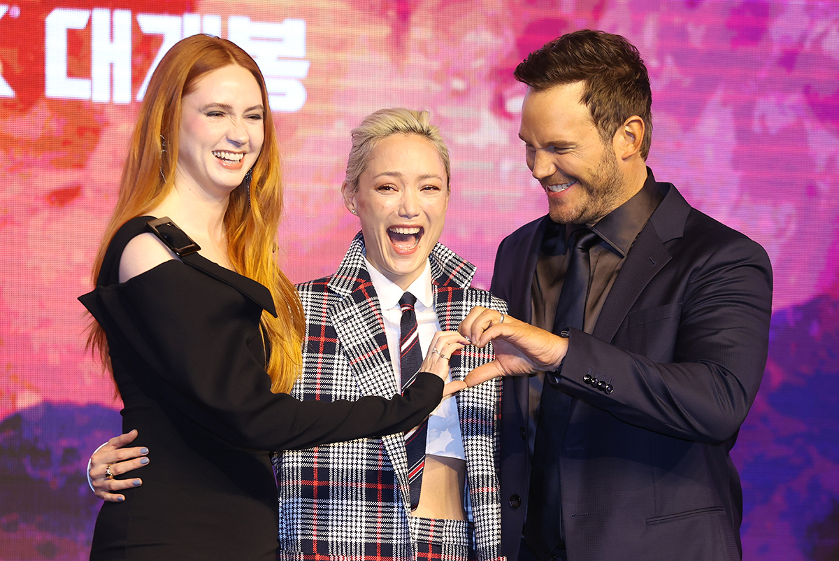 3 diễn vi&ecirc;n Karen Gillan, Pom Klementieff v&agrave; Chris Pratt tạo d&aacute;ng chụp ảnh trong cuộc họp b&aacute;o về bộ phim Guardians of the Galaxy Vol. 3 (tựa Việt: Vệ binh dải Ng&acirc;n H&agrave; 3) diễn ra ở kh&aacute;ch sạn Conrad Seoul, quận Yeongdeungpo-gu (Seoul) v&agrave;o ng&agrave;y 18/04. 