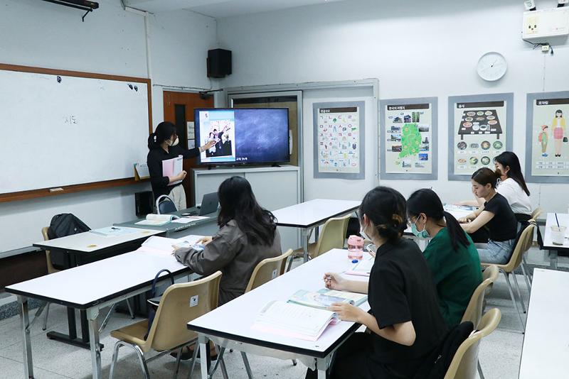 Tiết học tiếng Hàn tại Học viện King Sejong ở thành phố Chiang Mai, Thái Lan. (Ảnh: Học viện King Sejong)
