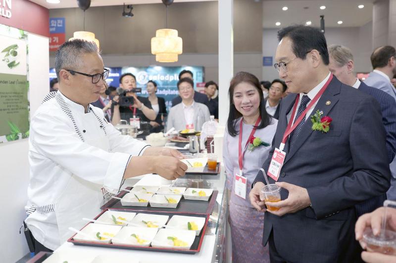 Khám phá xu hướng thực phẩm toàn cầu qua “Seoul Food 2024”